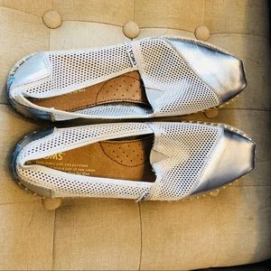 Toms espadrilles loafers silver mesh